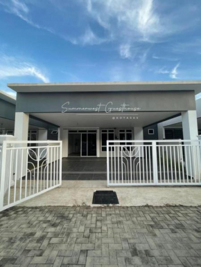 Summerwest Guesthouse